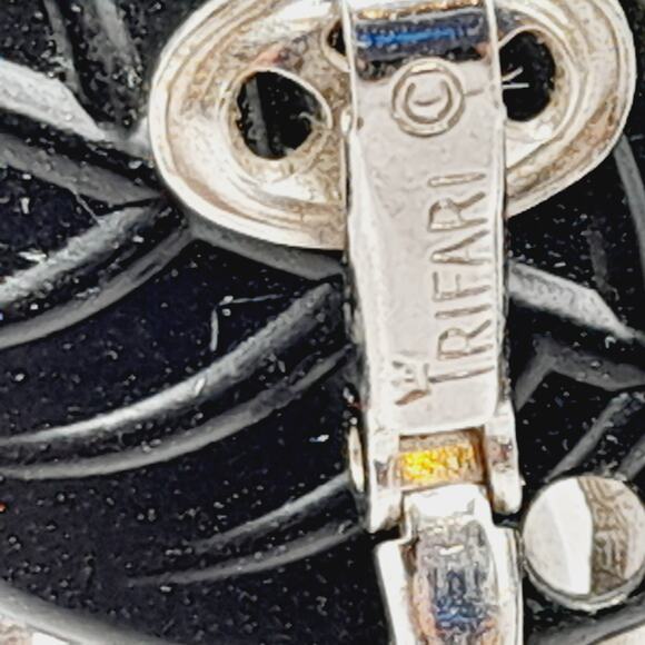 Vintage Crown Trifari Rhinestone Clip Earrings,Rhodium Plate Mid Century Jewelry - Picture 9 of 14